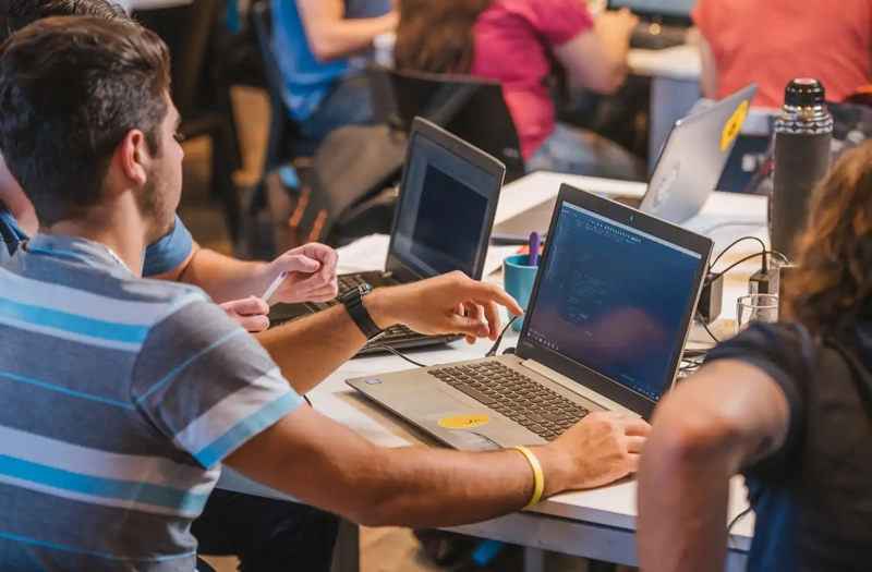 50 mil becas para aprender a programar desde cero