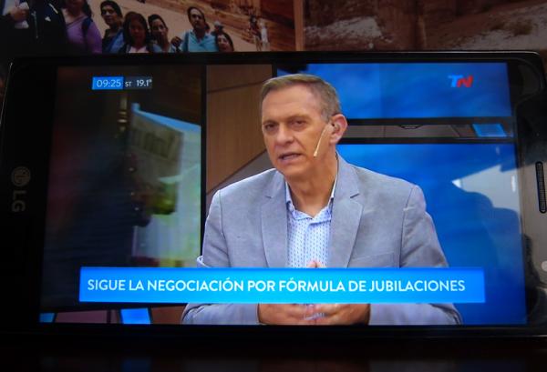 Para levantar ventas: LG Impulsa el nuevo Smartphone V30 Tv de 6”
