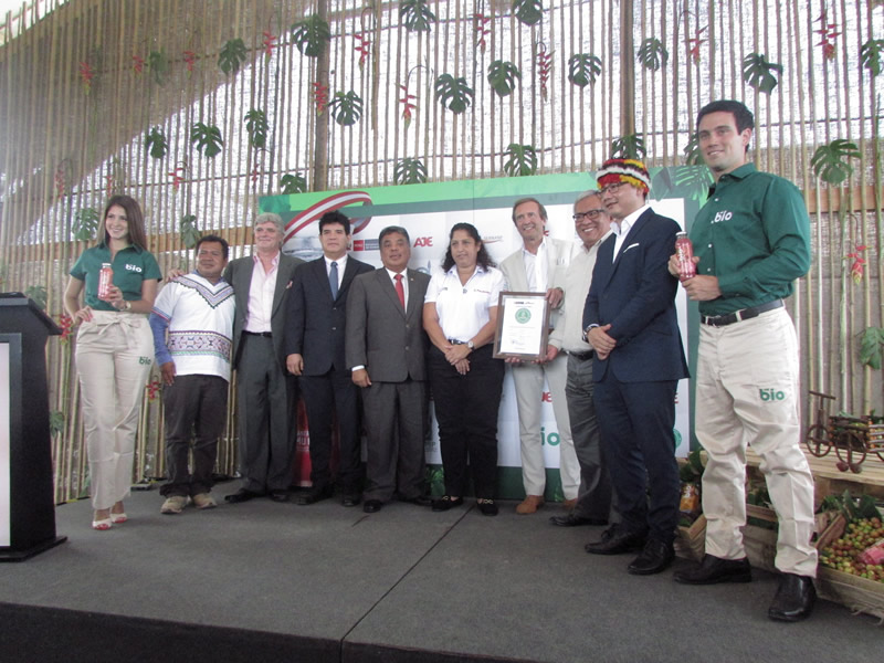 AJE lanza los primeros jugos de super frutos para conservar la Amazonía peruana