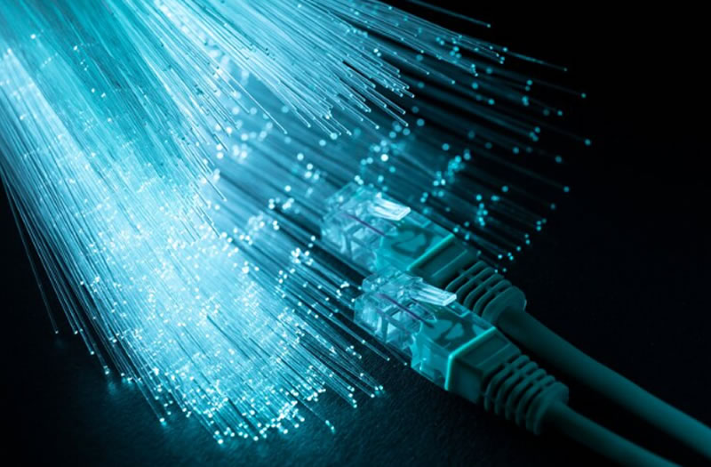 Cableado de Cobre vs. Fibra Óptica en Proyectos de TI ¿Quién es quién en conectividad?
