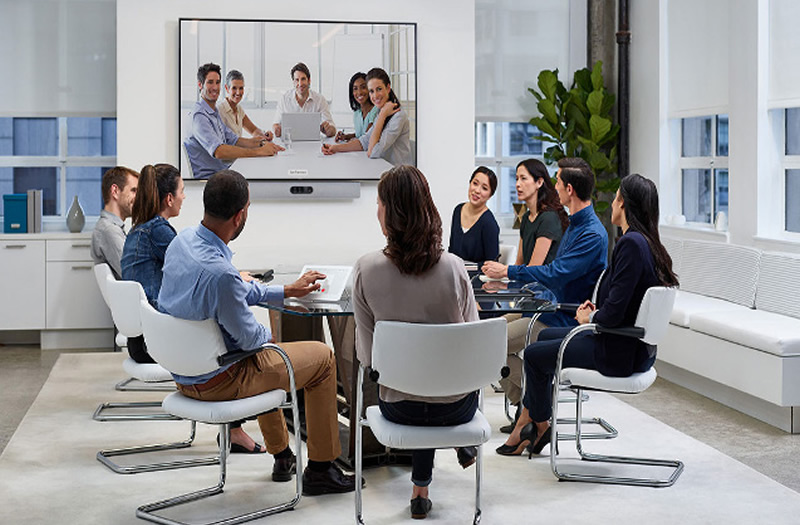 ¿Cómo es posible innovar en el trabajo híbrido con tecnologías de conferencia inalámbricas?
