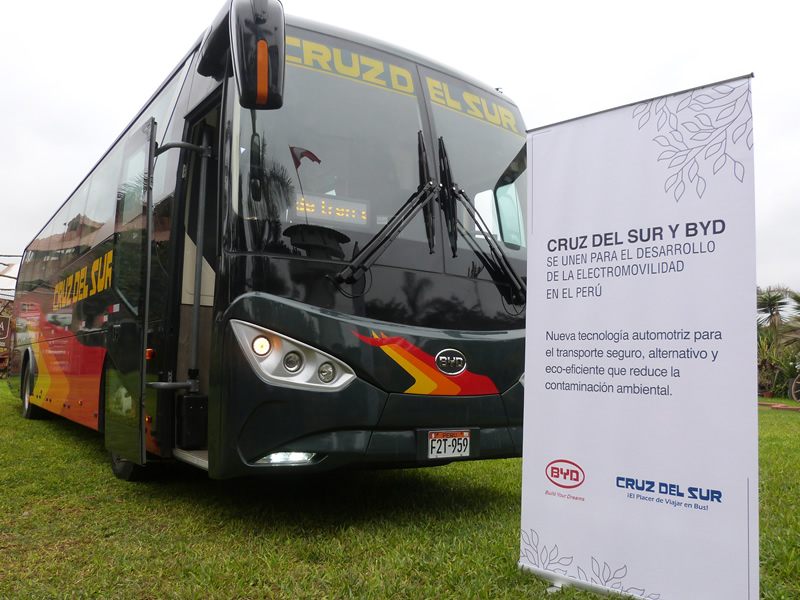 Cruz del Sur y  BYD, concretan Alianza para impulsar la Electromovilidad en Perú