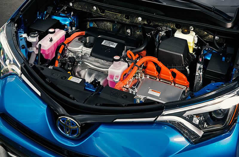 Desmintiendo mitos sobre los autos híbridos eléctricos en cinco minutos