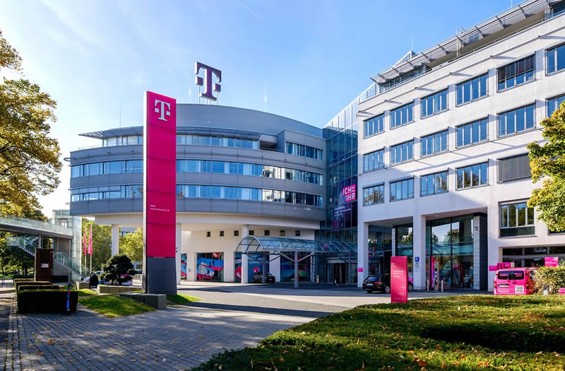 Deutsche Telekom reemplaza a las aplicaciones de los smartphones por un asistente con IA