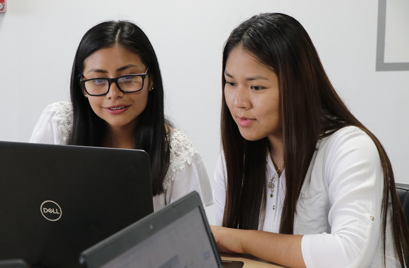 Fundación Forge otorgará 700 becas a jóvenes para estudiar y postular a un empleo