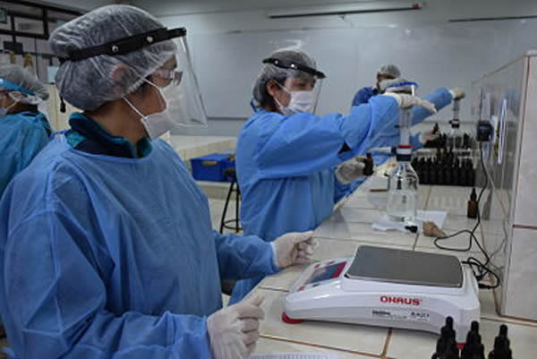 GORE APURÍMAC produce 3.600 dosis diarias de Ivermectina para la atención temprana de Covid-19
