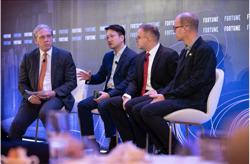 HONOR pronostica el futuro de los smartphones plegables y la tecnología centrada en el ser humano en el Fortune Global Forum 2023