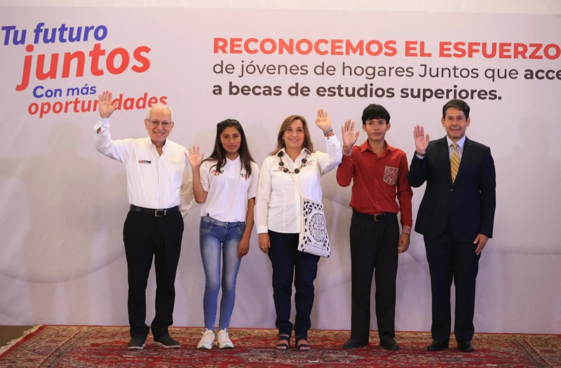 Juntos por la educación peruana: Huawei brinda tecnología a jóvenes becados por el Programa Juntos