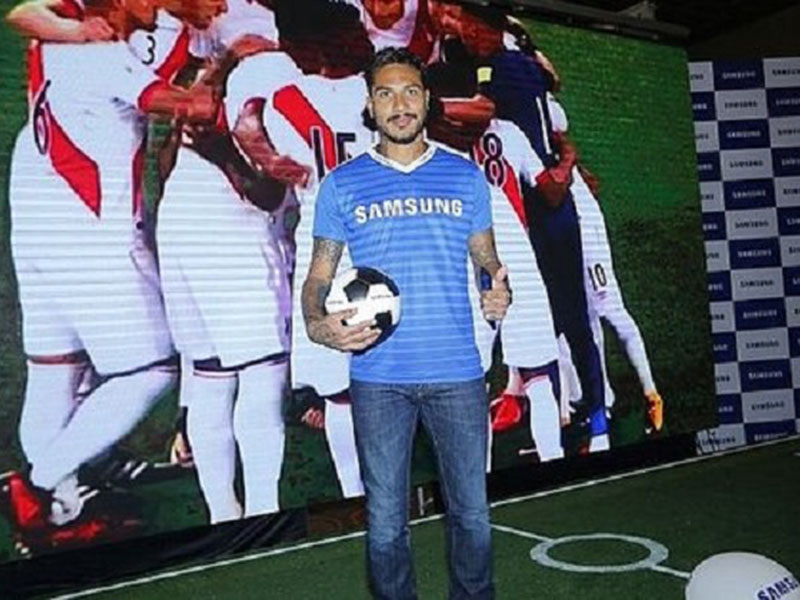 Paolo Guerrero es el capitán de la tecnología con Samsung