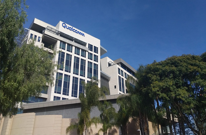 Qualcomm y Meta colaboran en IA para dispositivos mediante Llama 2.