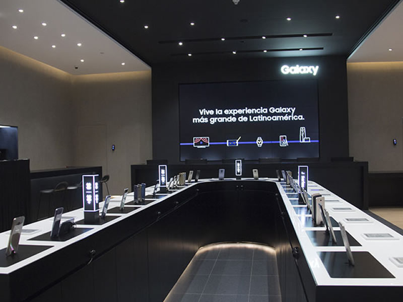 Samsung inauguró en Chile su tienda más grande de América