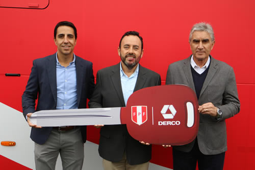 Selección Nacional de Fútbol estrena nuevo bus de la mano de DERCO