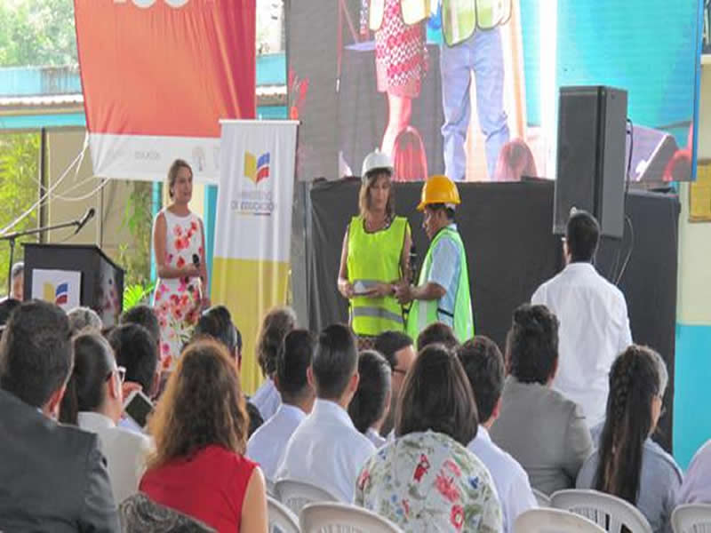 La tecnología y los servicios se integran en plan de infraestructura educativa