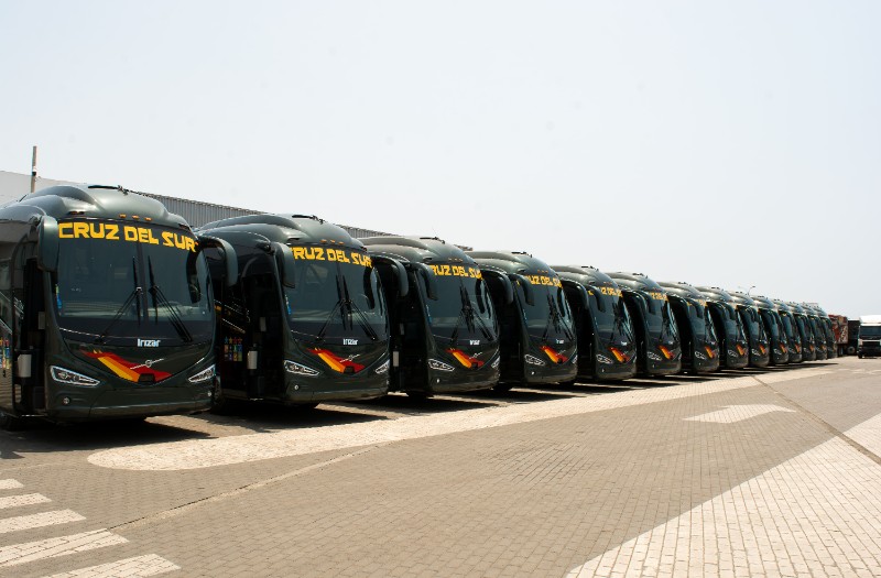 Volvo Group Peru y Cruz del Sur entregaron flota de buses para transporte de personal a Minsur